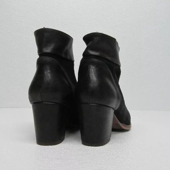 Eric Michael Leather Suede Heeled Ankle Booties Front Zip Size 8 - Picture 9 of 10